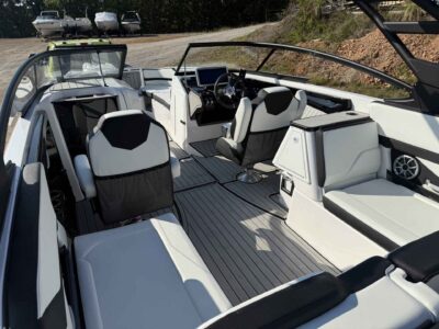 2026 Yamaha Boat 252S Jet Boat (YB192L526)