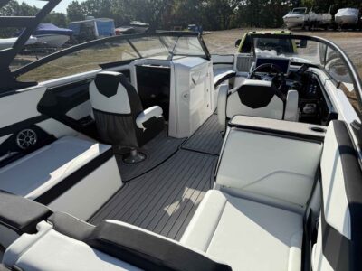 2026 Yamaha Boat 252S Jet Boat (YB192L526)