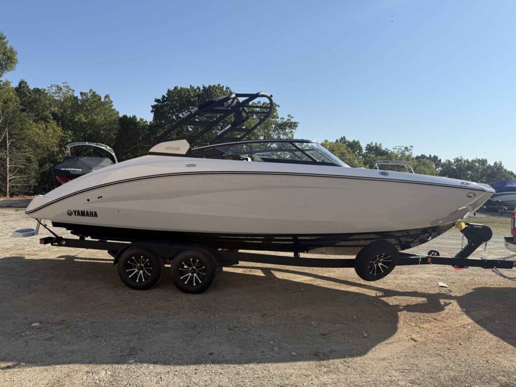 2026 Yamaha Boat 252S Jet Boat (YB192L526)