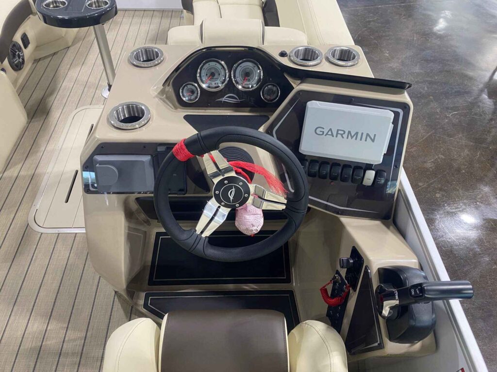 2026 SunCatcher FUSION 322SS at Blackbeard Marine Kingston, photo 9 of 12