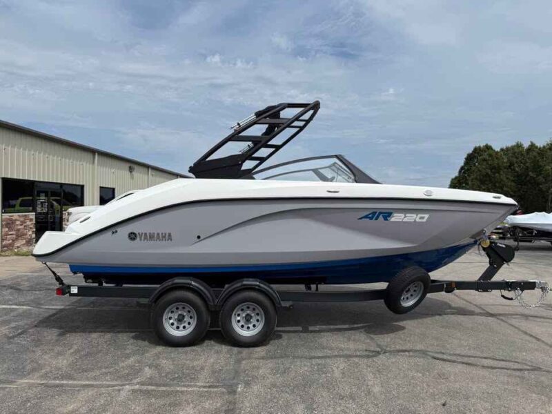 2026 Yamaha Boat AR220 Jet Boat (YB112J526)