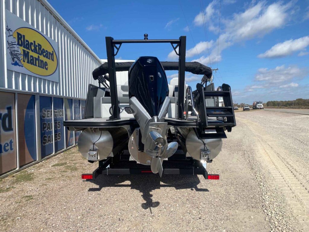 2026 Alera M 25L at Blackbeard Marine Kingston, photo 4 of 8
