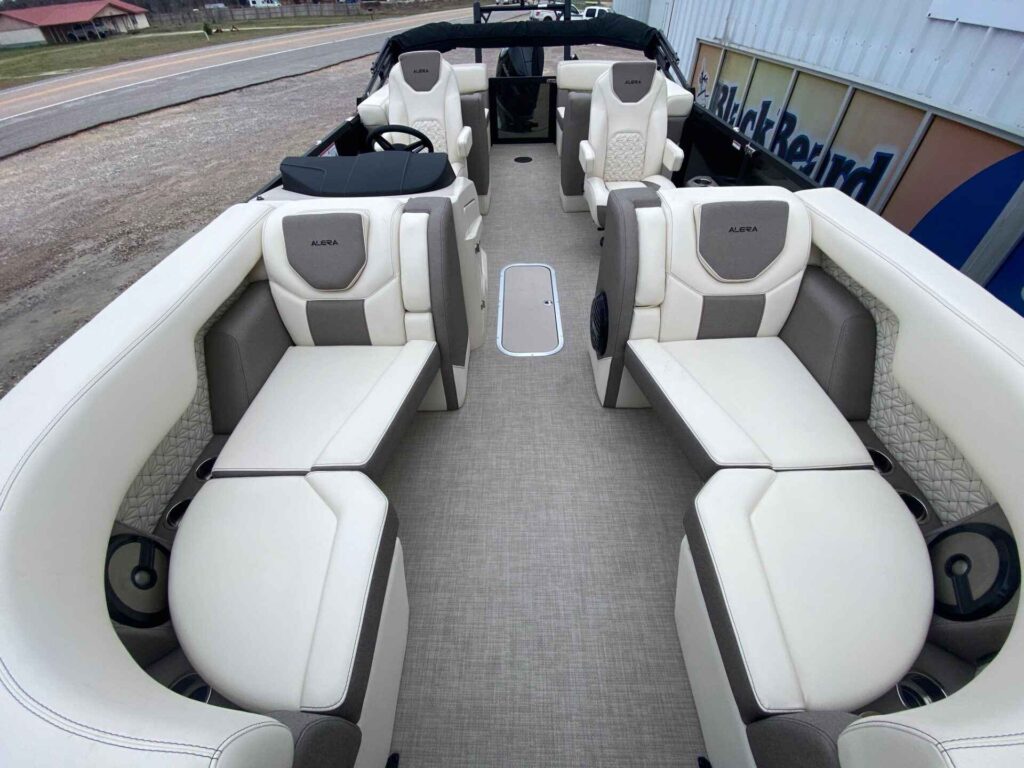 2026 Alera M 23Q at Blackbeard Marine Kingston, photo 7 of 14