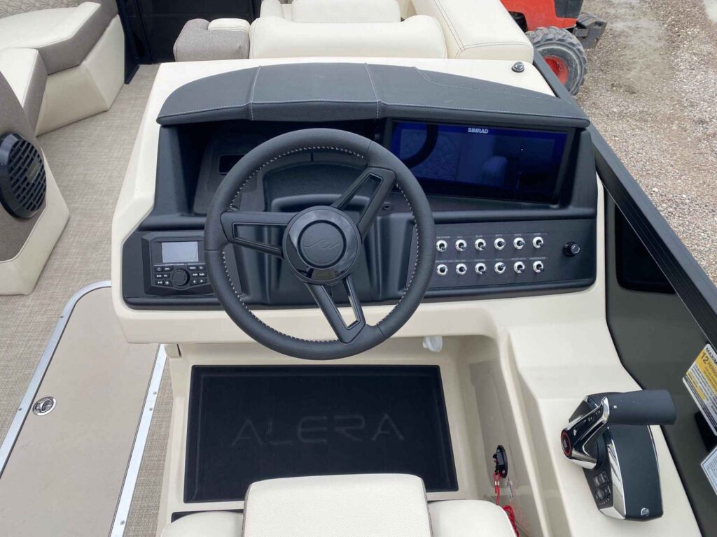 2026 Alera M 23Q at Blackbeard Marine Kingston, photo 12 of 14