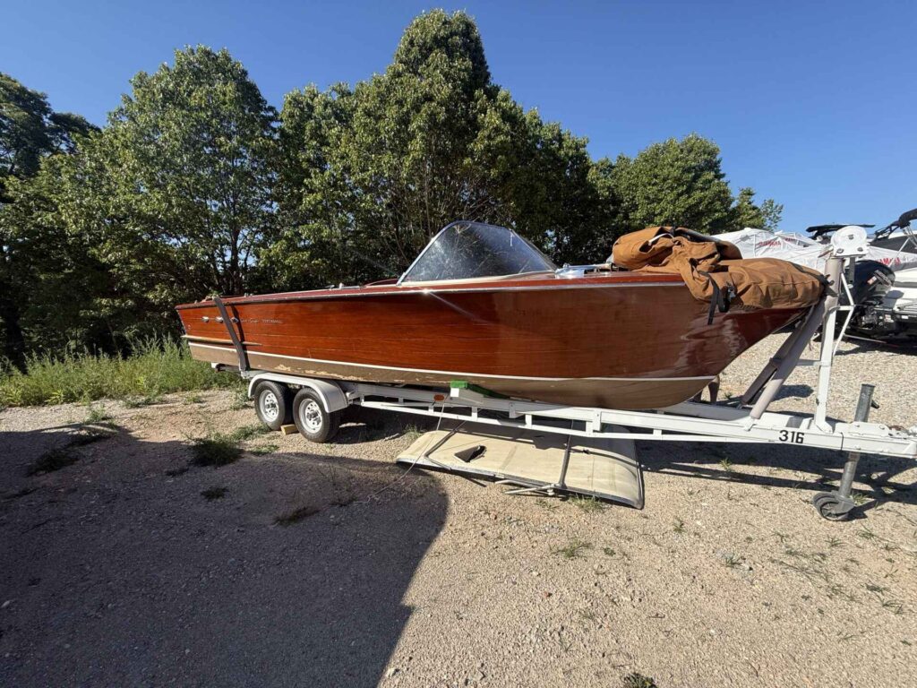 1958 Chris Craft CONTINENTAL Boat (CL23170)