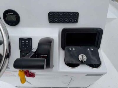 2026 Blazer STRIPER 2400 CENTER CONSOLE (B143C526)
