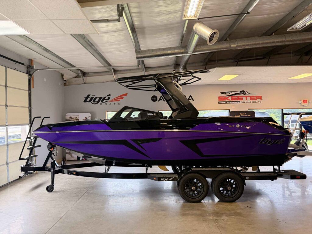 2026 Tige 22RZX Wake/Surf Boat (T47KE626)