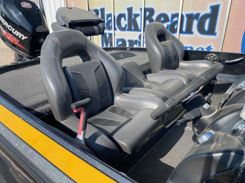 2016 Nitro Z21D at Blackbeard Marine Kingston, photo 9 of 12