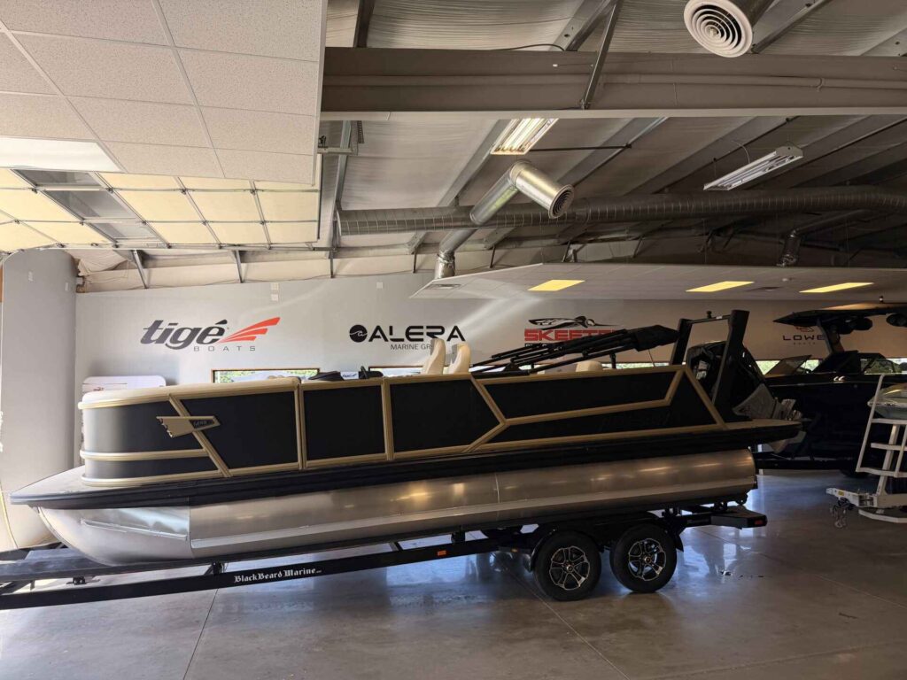 2026 Alera M 23L Pontoon Boat (A062J526)