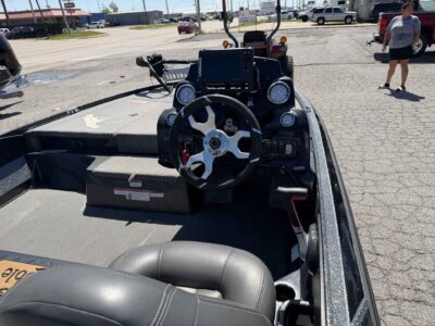 2022 Nitro Z17 Bass Boat (U441K122)