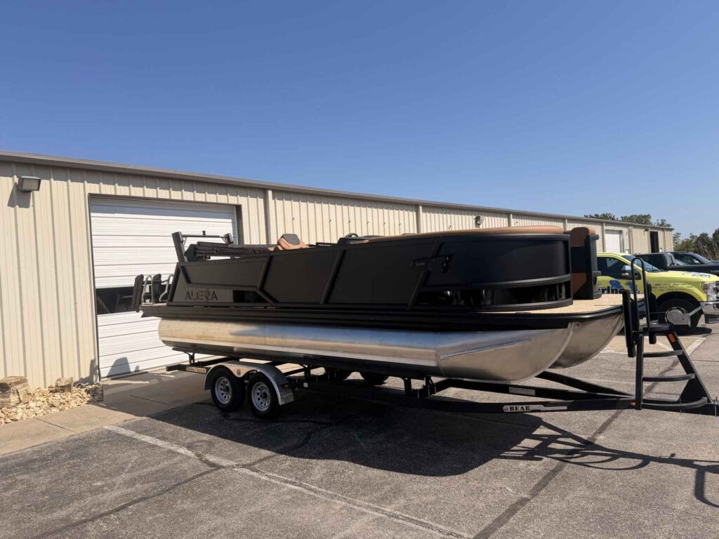 2027 Alera M 23L at Blackbeard Marine Branson West, photo 3 of 9