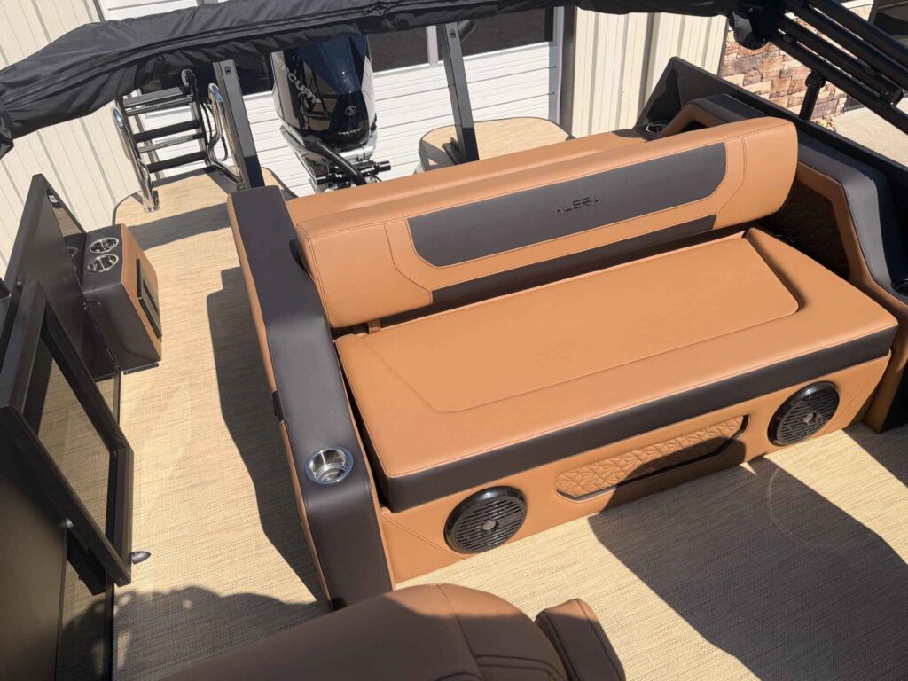 2027 Alera M 23L at Blackbeard Marine Branson West, photo 8 of 9
