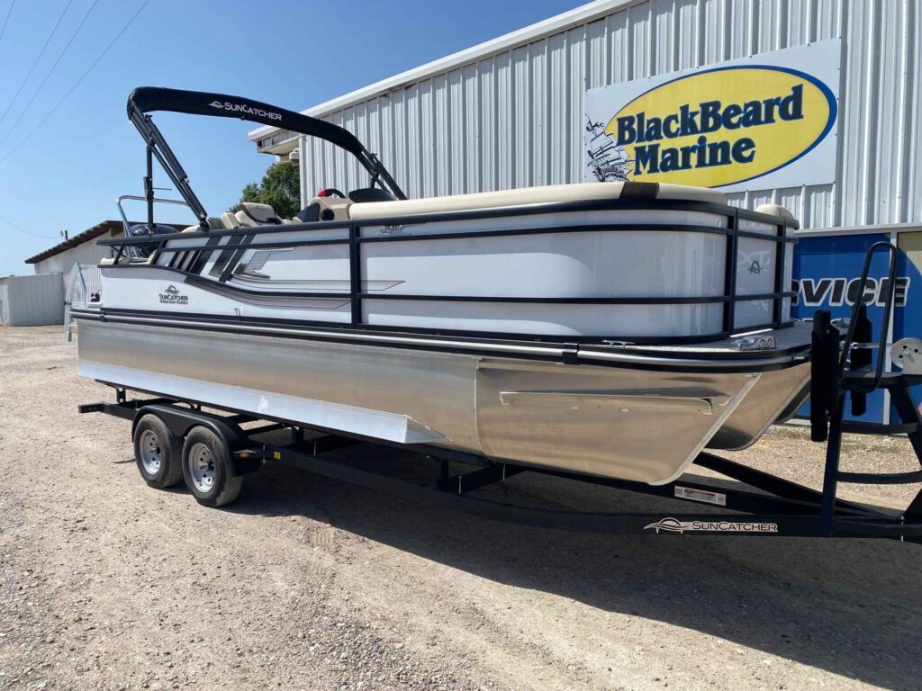 2027 SunCatcher SELECT 322SS at Blackbeard Marine Kingston, photo 2 of 13