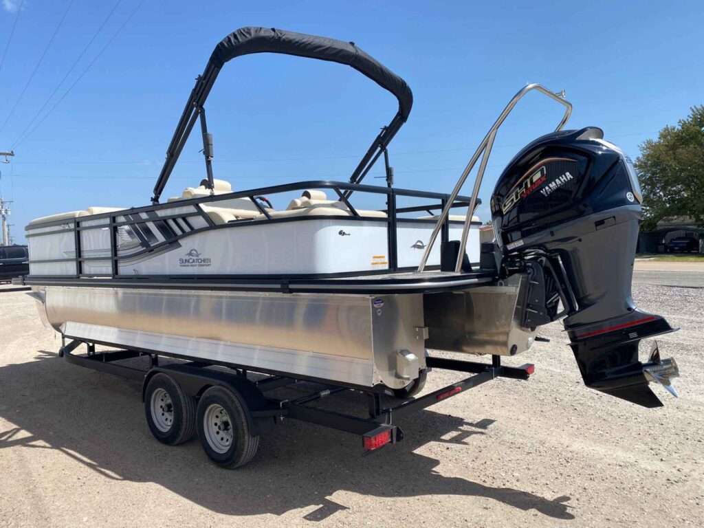 2027 SunCatcher SELECT 322SS at Blackbeard Marine Kingston, photo 4 of 13