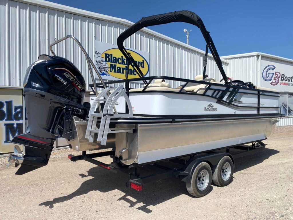 2027 SunCatcher SELECT 322SS at Blackbeard Marine Kingston, photo 6 of 13
