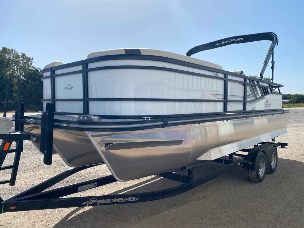 2027 SunCatcher SELECT 322SS at Blackbeard Marine Kingston, photo 3 of 13