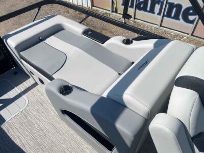 2027 SunCatcher SELECT 322SS Boat
