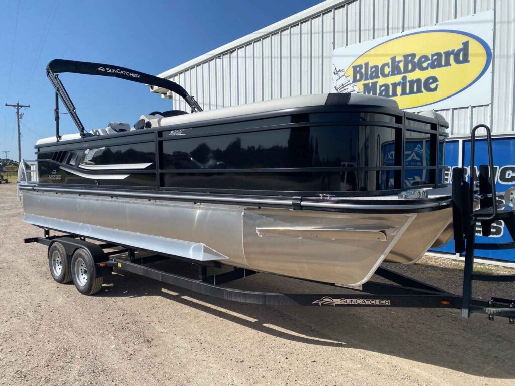 2027 SunCatcher SELECT 324RC at Blackbeard Marine Kingston, photo 2 of 14