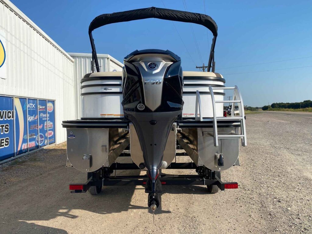 2027 SunCatcher SELECT 324RC at Blackbeard Marine Kingston, photo 5 of 14
