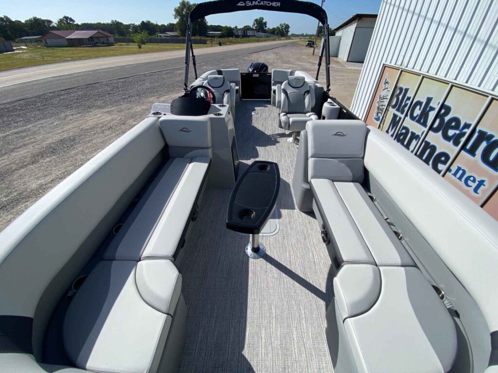 2027 SunCatcher SELECT 324RC at Blackbeard Marine Kingston, photo 7 of 14