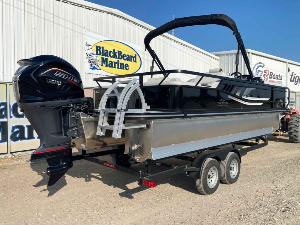 2027 SunCatcher SELECT 324SS at Blackbeard Marine Kingston, photo 6 of 13