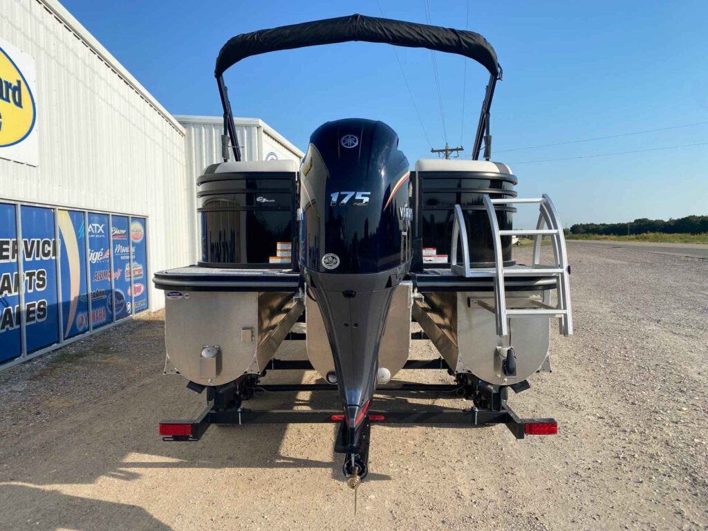 2027 SunCatcher Select 322RC at Blackbeard Marine Kingston, photo 5 of 14