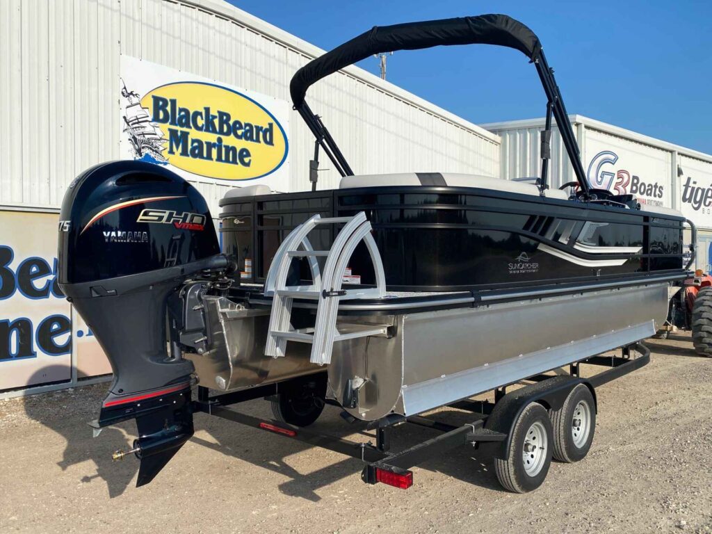 2027 SunCatcher Select 322RC at Blackbeard Marine Kingston, photo 6 of 14