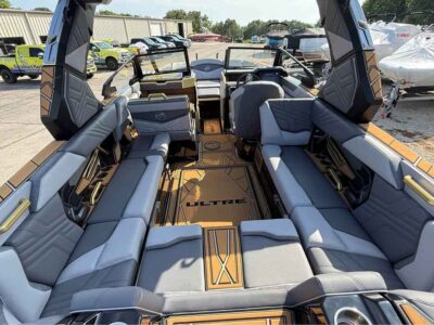 2027 Tige ULTRE 25ZX Wake/Surf Boat (T57HG627)