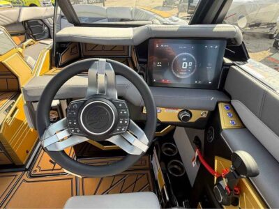 2027 Tige ULTRE 25ZX Wake/Surf Boat (T57HG627)