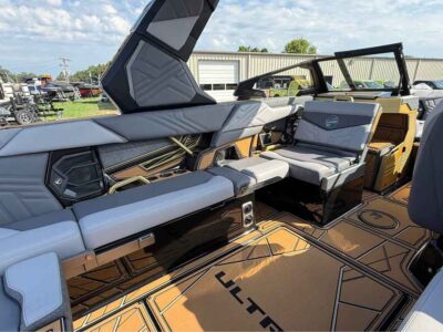 2027 Tige ULTRE 25ZX Wake/Surf Boat (T57HG627)