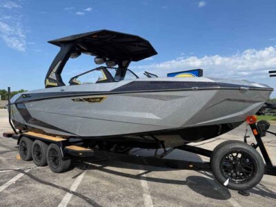 2027 Tige ULTRE 25ZX Wake/Surf Boat (T57HG627)