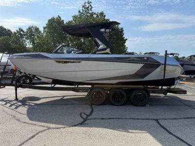 2027 Tige ULTRE 25ZX Wake/Surf Boat (T57HG627)