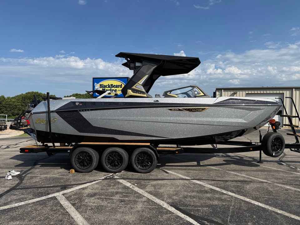 2027 Tige ULTRE 25ZX Wake/Surf Boat (T57HG627)