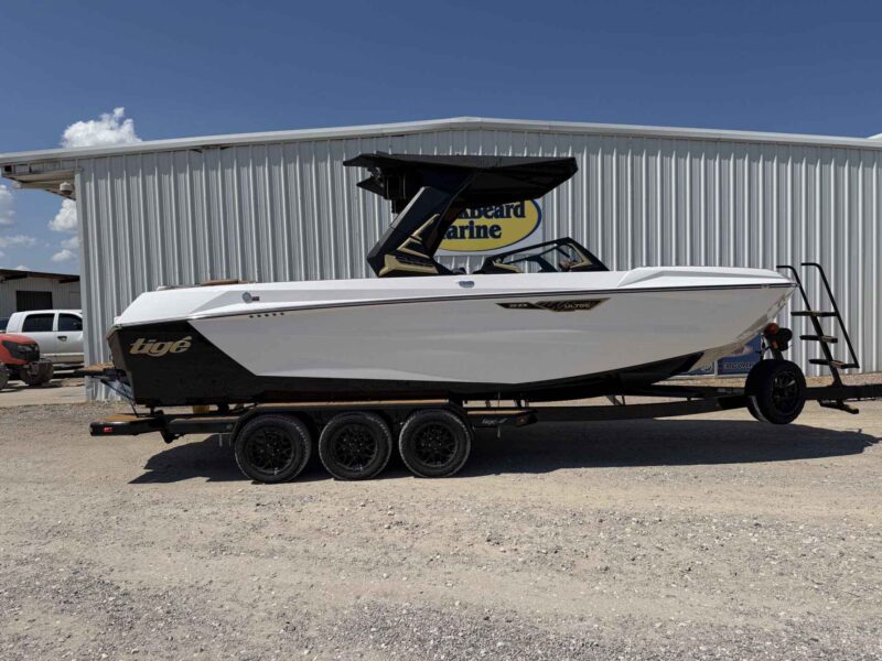 2027 Tige ULTRE 25ZX Wake/Surf Boat (T61HH627)