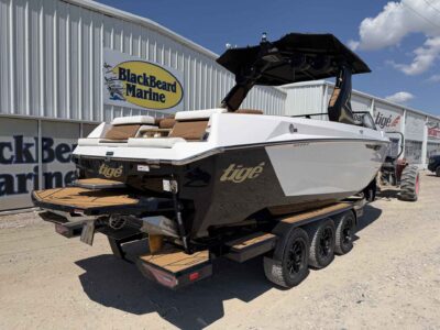 2027 Tige ULTRE 25ZX Wake/Surf Boat