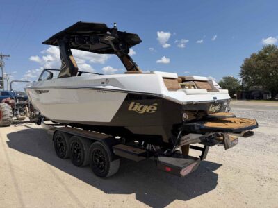2027 Tige ULTRE 25ZX Wake/Surf Boat
