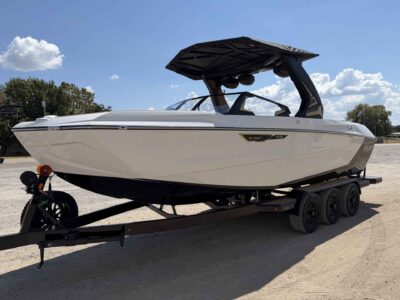 2027 Tige ULTRE 25ZX Wake/Surf Boat