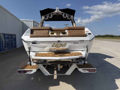 2027 Tige ULTRE 25ZX Wake/Surf Boat