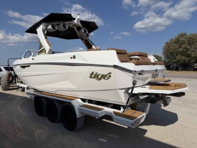2027 Tige ULTRE 25ZX Wake/Surf Boat