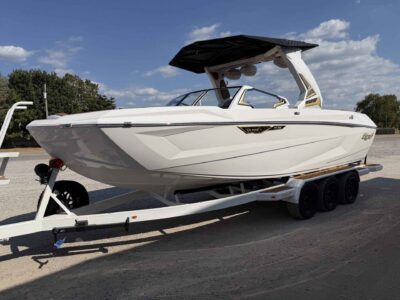 2027 Tige ULTRE 25ZX Wake/Surf Boat