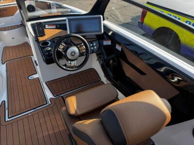 2027 Yamaha Boat 222SD Jet Boat (YB421G627)