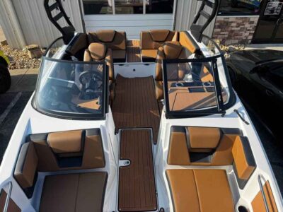 2027 Yamaha Boat 222SD Jet Boat (YB421G627)