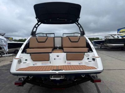 2027 Yamaha Boat 252SD Jet Boat (YB261H627)