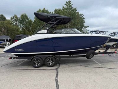 2027 Yamaha Boat 252SD Jet Boat (YB261H627)