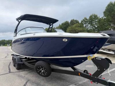 2027 Yamaha Boat 252SD Jet Boat (YB261H627)