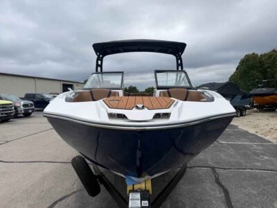 2027 Yamaha Boat 252SD Jet Boat (YB261H627)