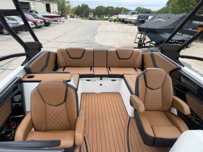 2027 Yamaha Boat 252SD Jet Boat (YB261H627)