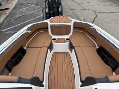 2027 Yamaha Boat 252SD Jet Boat (YB261H627)