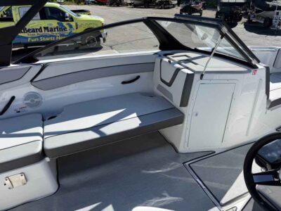 2027 Yamaha Boat AR220 Jet Boat (YB271H627)