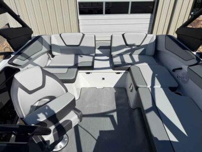 2027 Yamaha Boat AR220 Jet Boat (YB271H627)